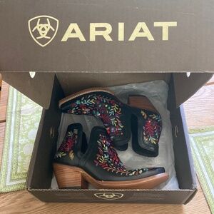 Ariat Dixon Embroidered Boots